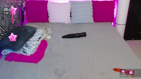 Snapshot of lovelybutterfly chatting on January 18, 10:17 am    online show from January 18, 10:17 am