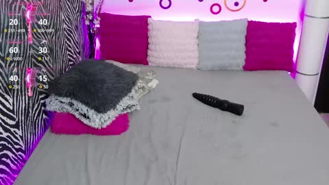 Snapshot of lovelybutterfly chatting on February 8, 1:11 pm    online show from February 8, 1:11 pm