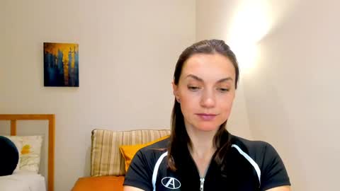 Snapshot of lovelyeemia chatting on December 20, 5:51 pm Mia online show from December 20, 5:51 pm