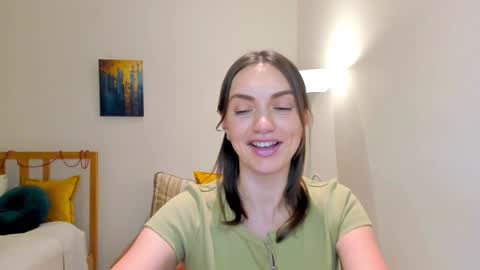 Snapshot of lovelyeemia chatting on December 29, 5:44 pm Mia online show from December 29, 5:44 pm