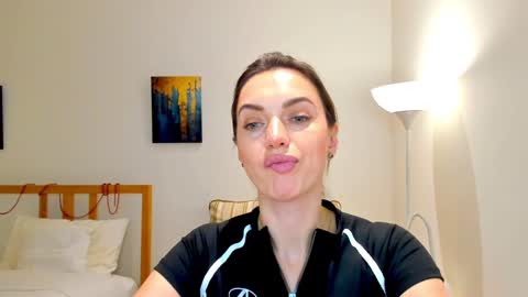 Snapshot of lovelyeemia chatting on January 7, 1:14 pm Mia online show from January 7, 1:14 pm