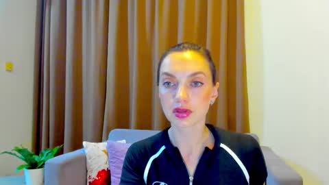 Snapshot of lovelyeemia chatting on September 21, 3:13 pm Mia online show from September 21, 3:13 pm