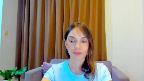 Snapshot of lovelyeemia chatting on September 25, 1:48 pm Mia online show from September 25, 1:48 pm