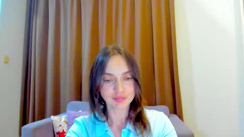 Snapshot of lovelyeemia chatting on October 7, 11:51 am Mia online show from October 7, 11:51 am