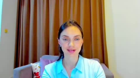 Snapshot of lovelyeemia chatting on October 8, 10:57 am Mia online show from October 8, 10:57 am