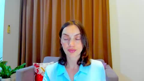 Snapshot of lovelyeemia chatting on October 26, 2:12 pm Mia online show from October 26, 2:12 pm