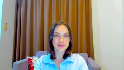 Snapshot of lovelyeemia chatting on October 30, 11:11 am Mia online show from October 30, 11:11 am