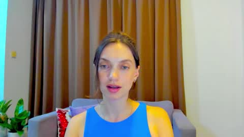 Snapshot of lovelyeemia chatting on November 3, 1:23 pm Mia online show from November 3, 1:23 pm