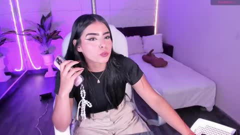 Lovely online show from December 22, 5:10 pm