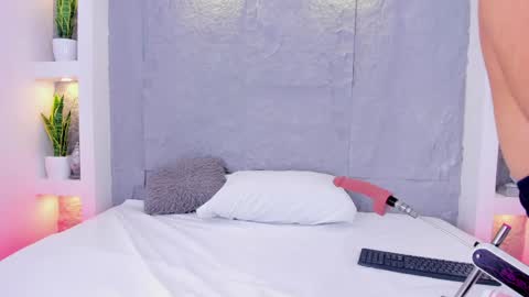 Lovely online show from April 21, 5:28 pm