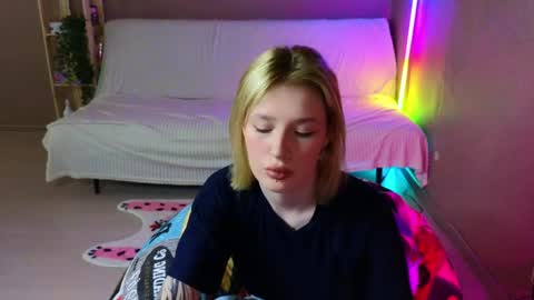 Snapshot of lovelygirllss chatting on May 17, 7:17 am your sweet girls online show from May 17, 7:17 am