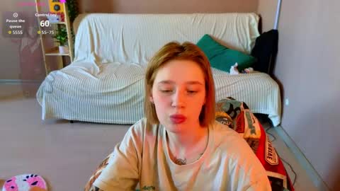 Snapshot of lovelygirllss chatting on May 24, 4:06 am your sweet girls online show from May 24, 4:06 am
