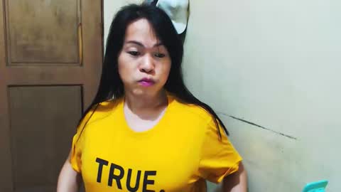 lovelykimts32 online show from September 23, 9:23 am