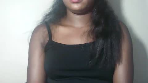 lovelylarra online show from April 4, 7:55 pm