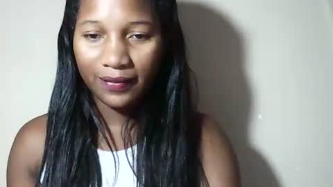 lovelylarra online show from April 23, 9:19 am