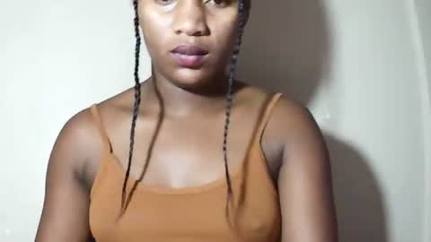 Snapshot of lovelylarra chatting on May 2, 9:36 am lovelylarra online show from May 2, 9:36 am