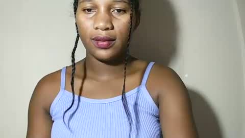 Snapshot of lovelylarra chatting on May 3, 11:00 pm lovelylarra online show from May 3, 11:00 pm