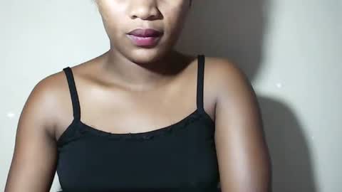 Snapshot of lovelylarra chatting on May 14, 7:59 am lovelylarra online show from May 14, 7:59 am