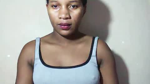 Snapshot of lovelylarra chatting on May 19, 7:47 am lovelylarra online show from May 19, 7:47 am