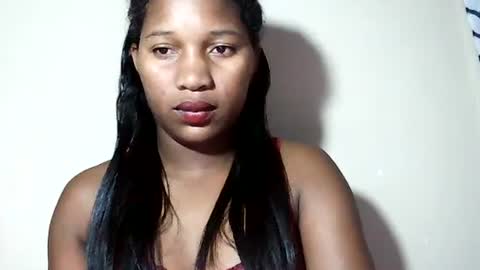 lovelylarra online show from July 1, 6:40 pm