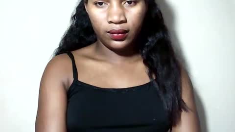 lovelylarra online show from July 19, 10:13 pm