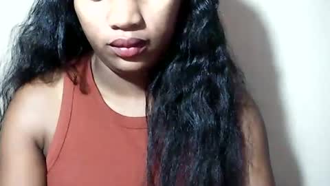lovelylarra online show from July 25, 10:13 am