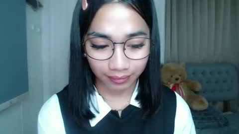 lovelymae18 online show from March 7, 2:52 am