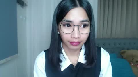 Snapshot of lovelymae18 chatting on March 24, 3:22 am lovelymae18 online show from March 24, 3:22 am