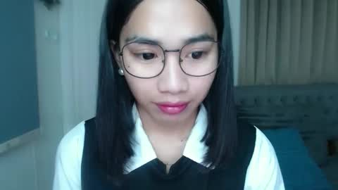 Snapshot of lovelymae18 chatting on March 30, 12:00 am lovelymae18 online show from March 30, 12:00 am