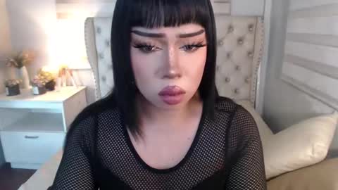 Snapshot of lovelymarie69 chatting on June 4, 6:58 pm Rebeca online show from June 4, 6:58 pm