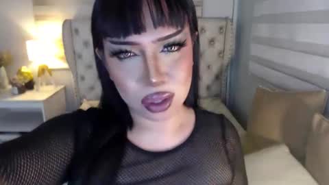 Snapshot of lovelymarie69 chatting on June 6, 5:50 pm Rebeca online show from June 6, 5:50 pm