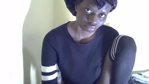 Snapshot of lovelymee2 chatting on October 21, 2:12 am lovelymee2 online show from October 21, 2:12 am
