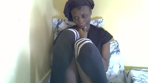 Snapshot of lovelymee2 chatting on October 23, 10:14 am lovelymee2 online show from October 23, 10:14 am