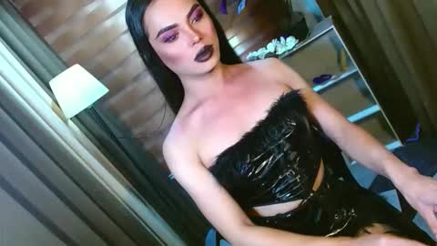 Snapshot of lovelymiss_shyna11 chatting on May 3, 5:35 am lovelymiss_shyna11 online show from May 3, 5:35 am