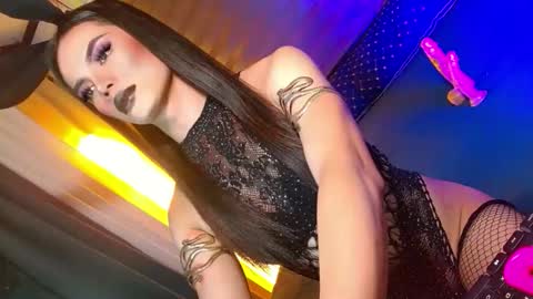 Snapshot of lovelymiss_shyna11 chatting on May 20, 2:07 am lovelymiss_shyna11 online show from May 20, 2:07 am