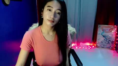 lovelypetite143 online show from April 21, 1:28 pm