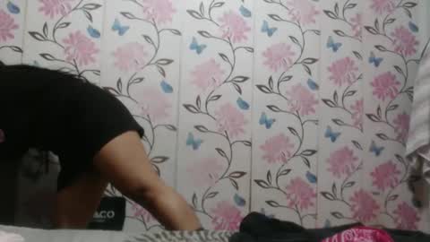 Snapshot of lovelyquey chatting on January 17, 8:44 pm Angelquey online show from January 17, 8:44 pm