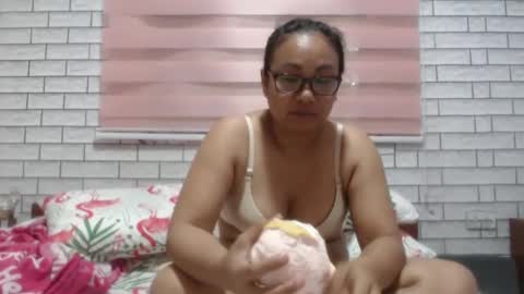 Snapshot of lovelyquey chatting on March 8, 10:43 am Angelquey online show from March 8, 10:43 am