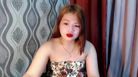 Snapshot of lovelyrhean chatting on December 26, 3:49 am Rhean online show from December 26, 3:49 am