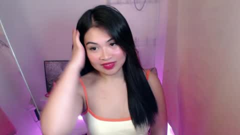 Snapshot of lovelyrhean chatting on July 7, 7:23 am Rhean online show from July 7, 7:23 am