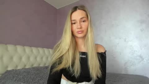 Snapshot of lovelyrose135 chatting on February 13, 10:11 am Lovely Rose online show from February 13, 10:11 am