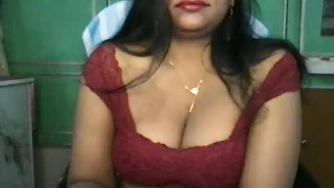 Snapshot of lovelyrose36 chatting on June 19, 1:32 am lovelyrose36 online show from June 19, 1:32 am