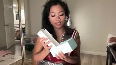 lovelyxmacii online show from June 17, 3:31 am