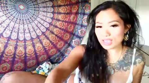 lovelyxmacii online show from July 14, 2:05 am