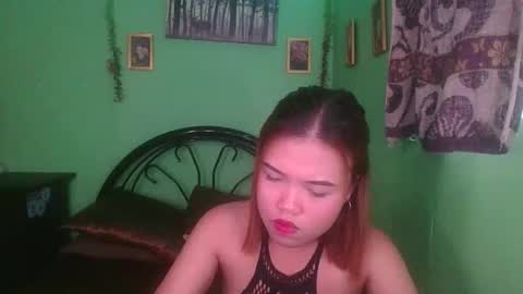 Snapshot of lovemae352295 chatting on September 24, 7:33 am lovemae352295 online show from September 24, 7:33 am