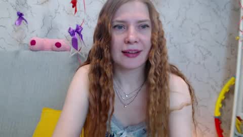 Snapshot of lovepeanutgirl chatting on April 7, 4:29 pm Mary Love online show from April 7, 4:29 pm