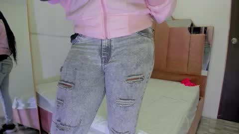 Snapshot of lovequeen02 chatting on February 9, 11:47 am L O V E  online show from February 9, 11:47 am