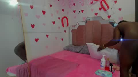 Snapshot of lovequeen02 chatting on February 17, 12:16 pm L O V E  online show from February 17, 12:16 pm