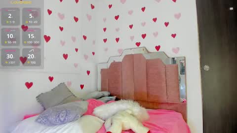 Snapshot of lovequeen02 chatting on February 19, 11:38 am L O V E  online show from February 19, 11:38 am