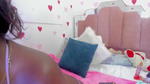 Snapshot of lovequeen02 chatting on February 21, 5:53 pm L O V E  online show from February 21, 5:53 pm